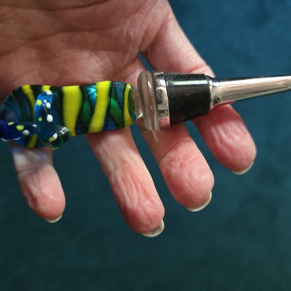 Blue & Green Flip Flop Sandal Glass Blown Metal Wine Bottle Stopper, New In Box - Picture 3 of 3